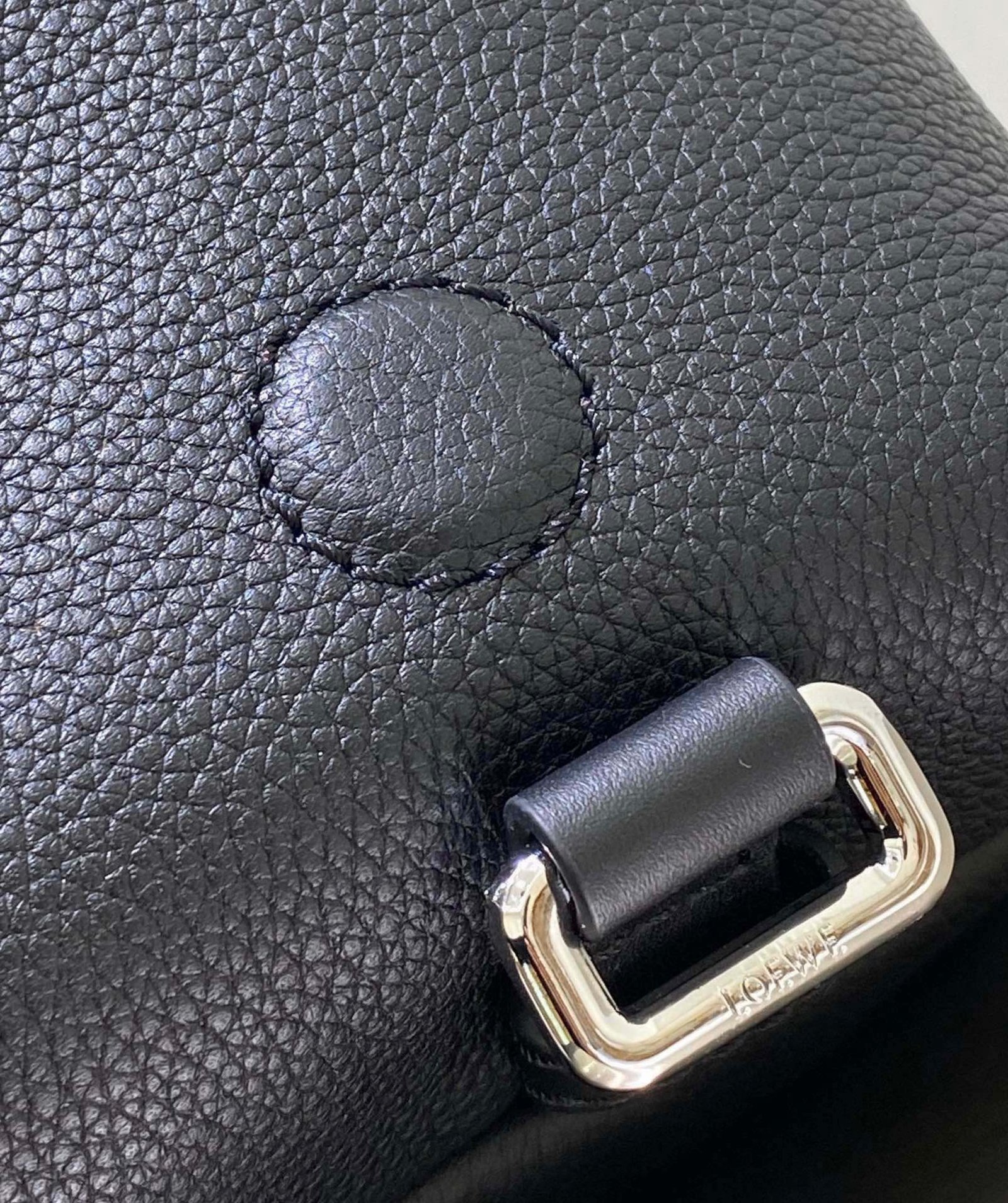 로에베 밀리터리 메신저 - 이미지 6
