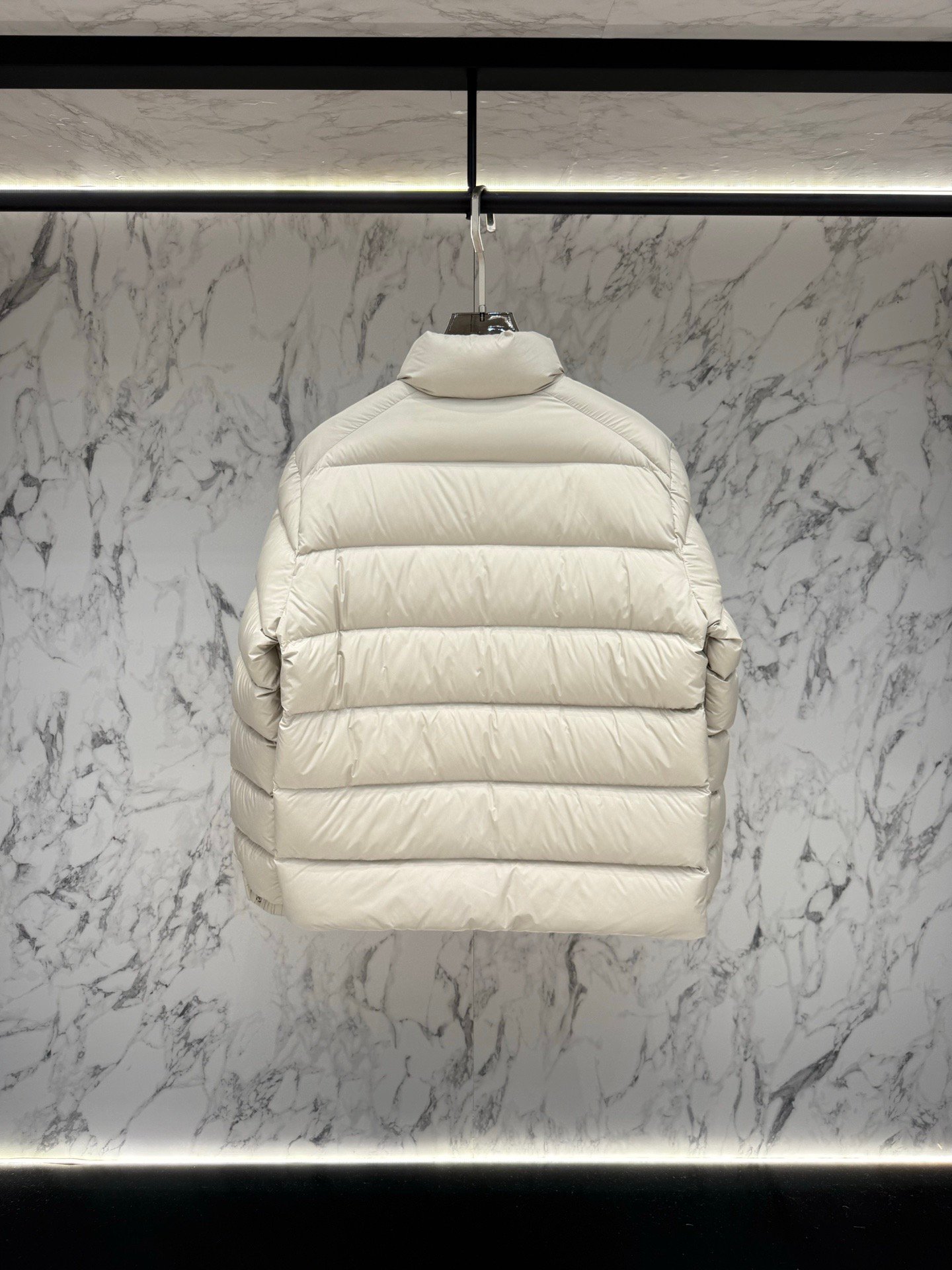 프라다 Re-Nylon Cropped Puffer 패딩 - 이미지 12