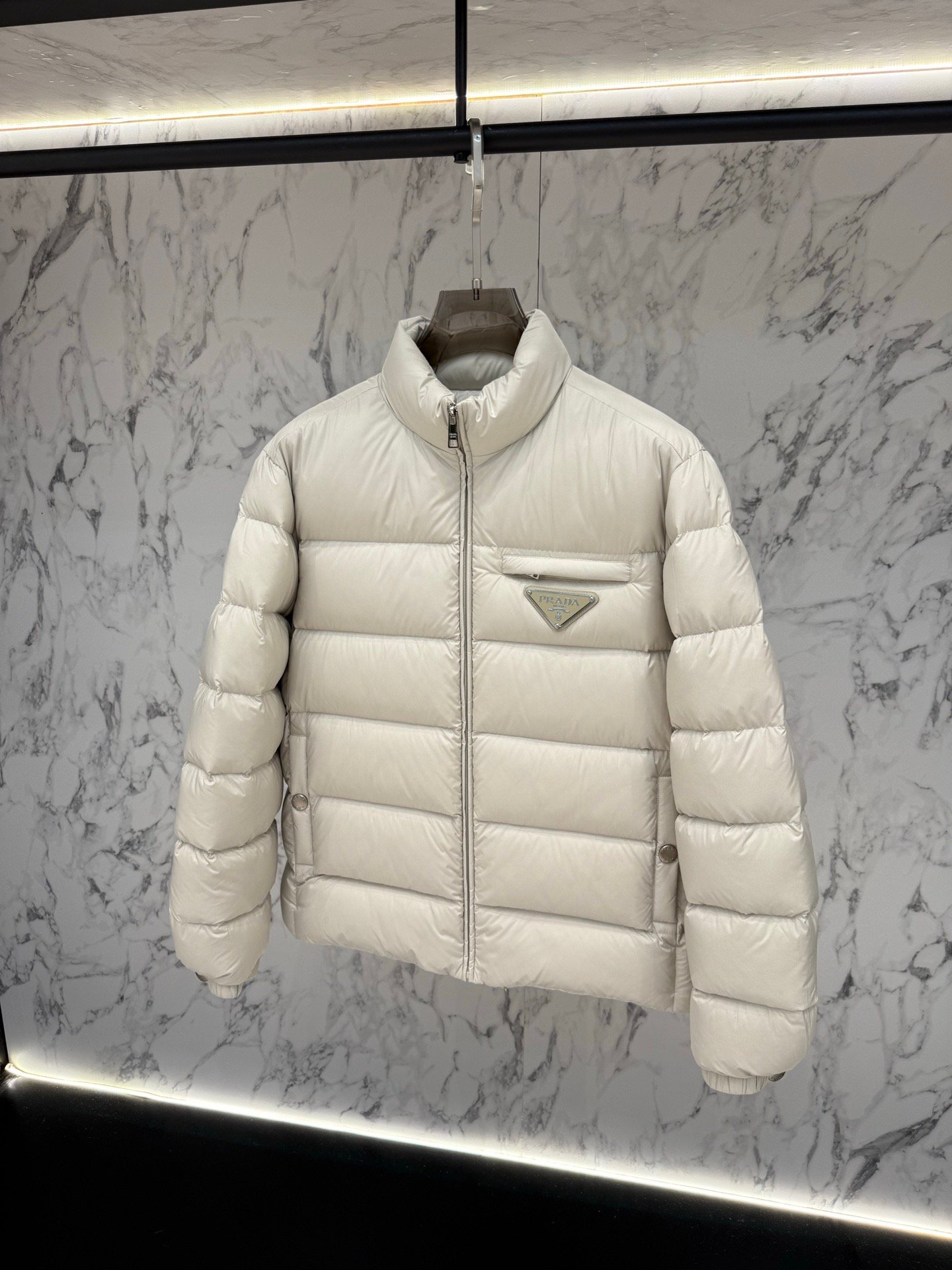프라다 Re-Nylon Cropped Puffer 패딩 - 이미지 14