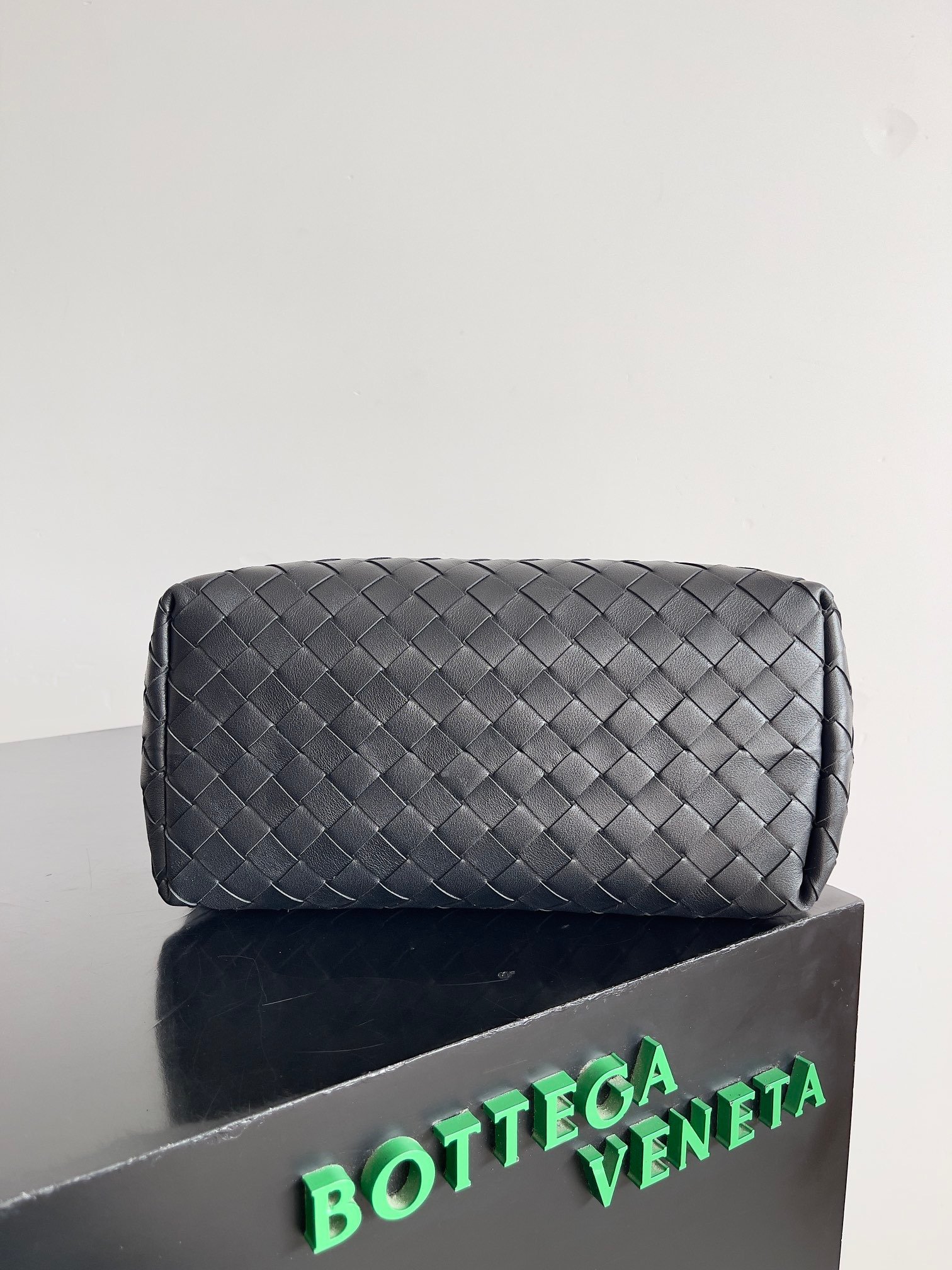 보테가 베네타 스몰 안디아모 메신저백 - 이미지 4