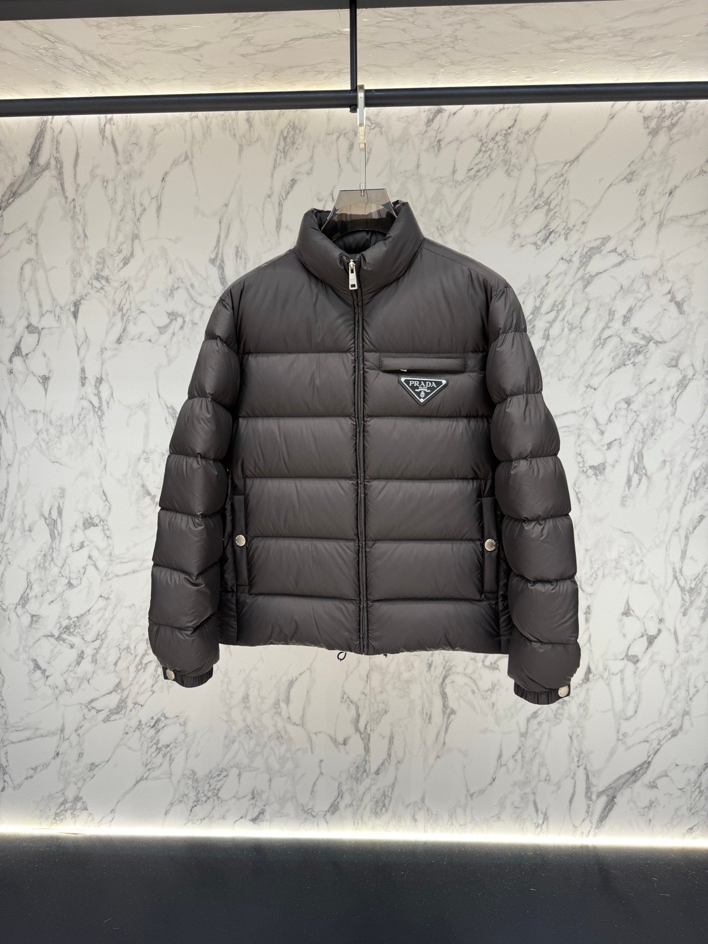 프라다 Re-Nylon Cropped Puffer 패딩 - 이미지 5