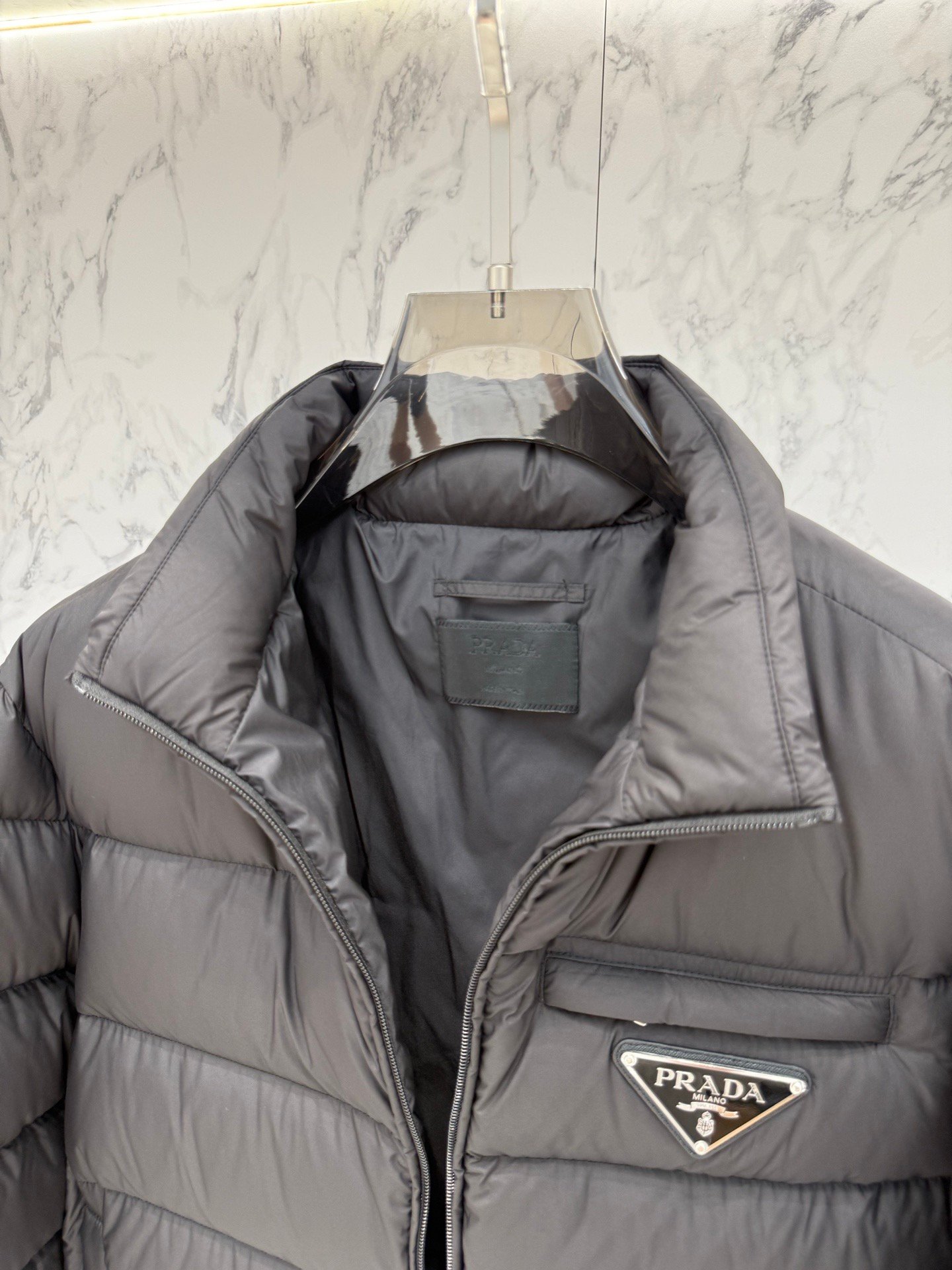 프라다 Re-Nylon Cropped Puffer 패딩 - 이미지 8