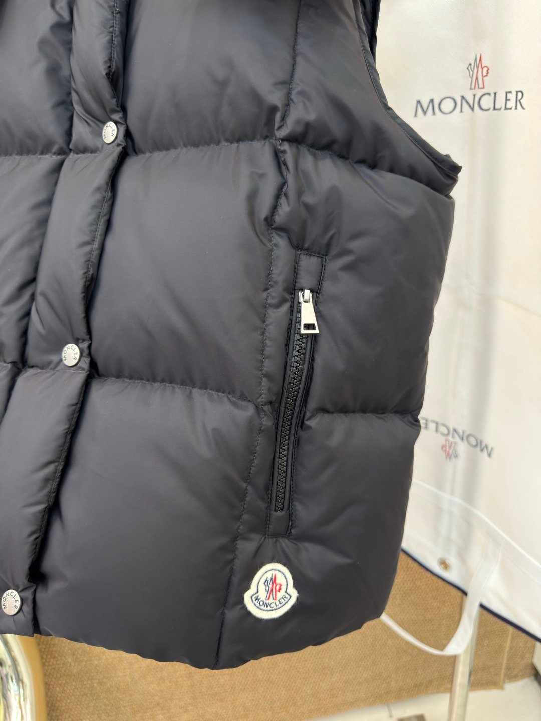 몽클레르 Macareux 후드 다운 패딩 베스트 - 이미지 15