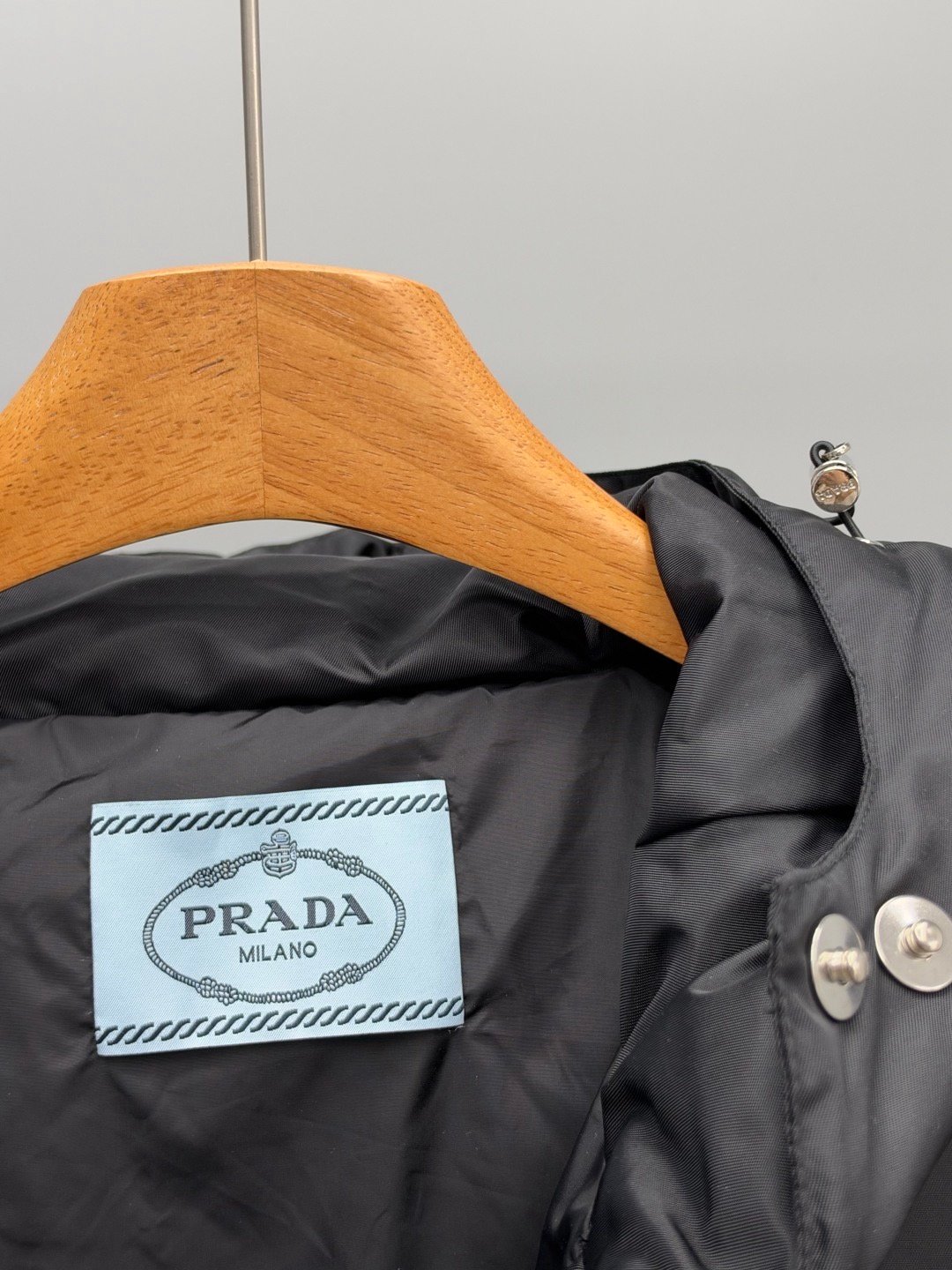 PRADA 리나일론 벨트 롱패딩 - 이미지 4