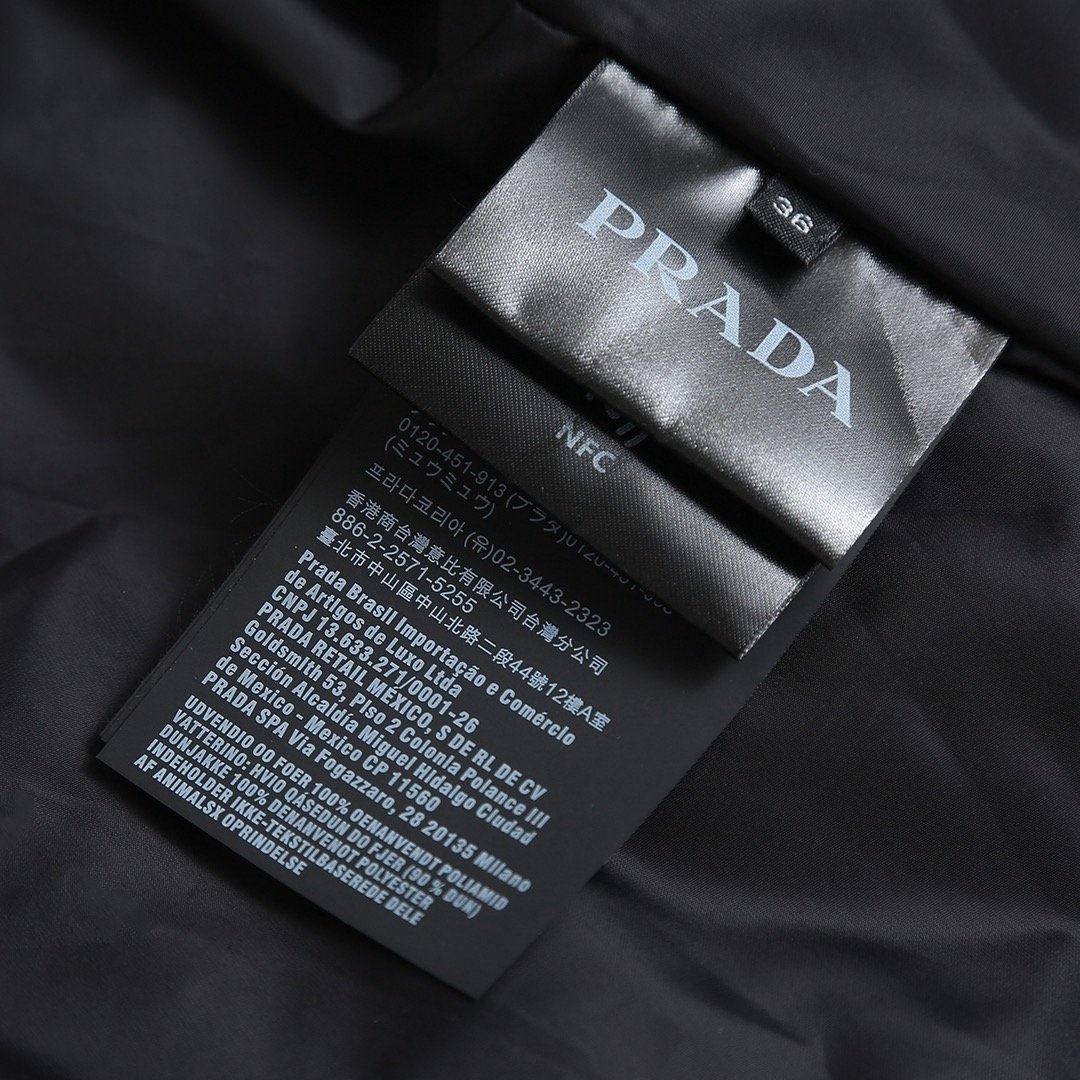PRADA 리나일론 벨트 롱패딩 - 이미지 11