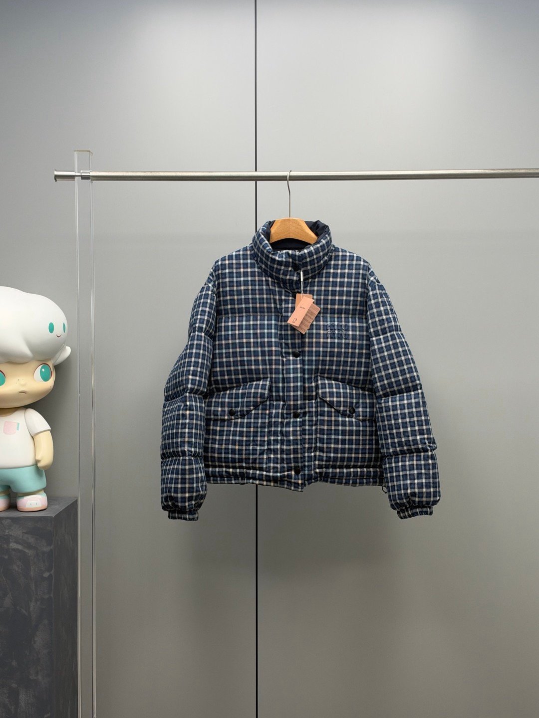 미우미우 리버서블 Flannel 플란넬 다운 재킷 - 이미지 5