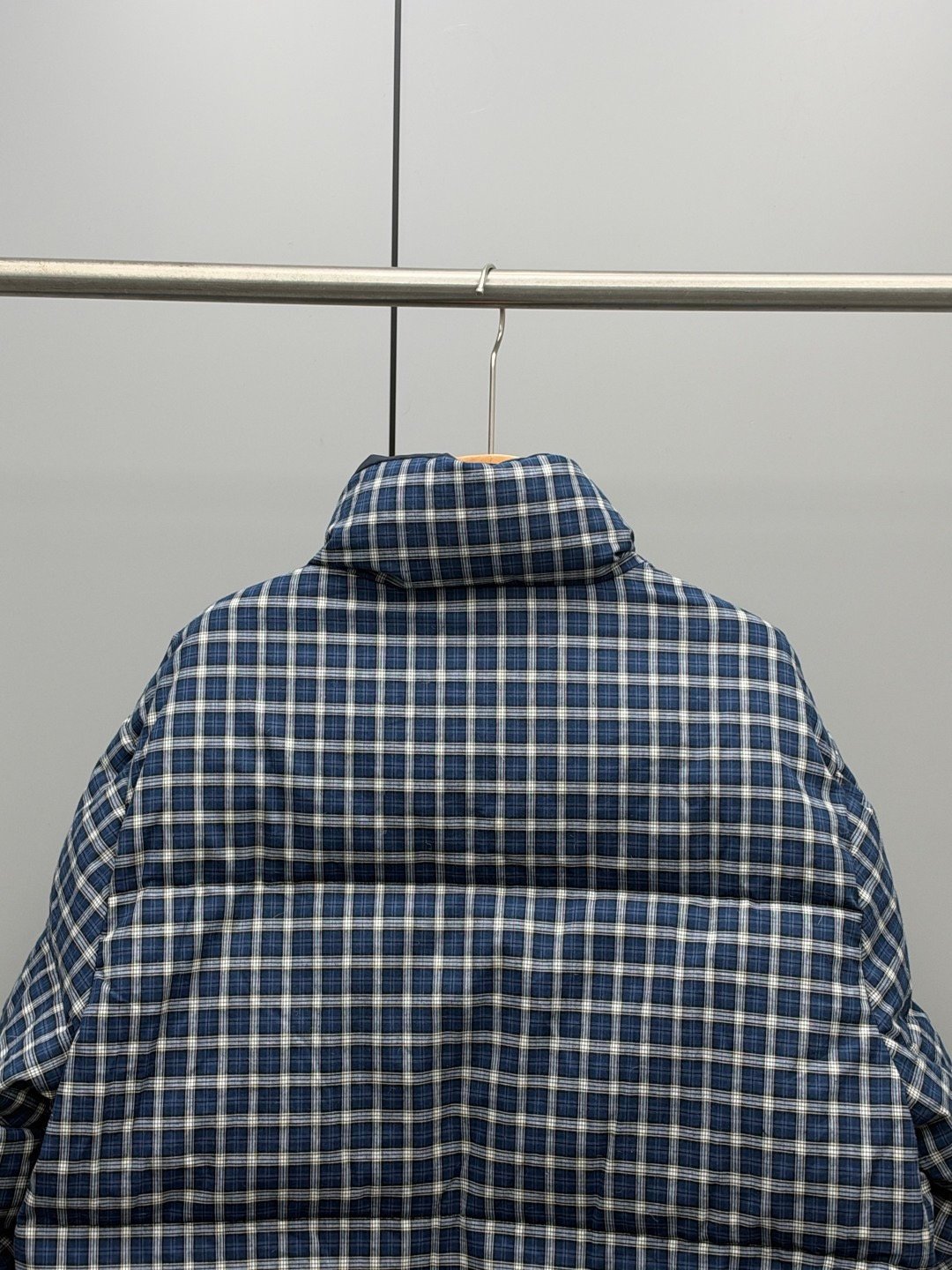미우미우 리버서블 Flannel 플란넬 다운 재킷 - 이미지 9